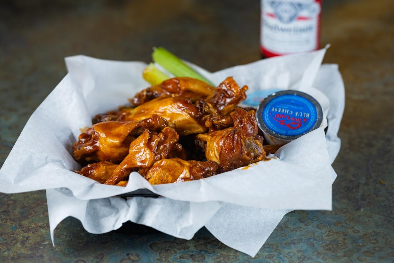 Chicken wings and dip